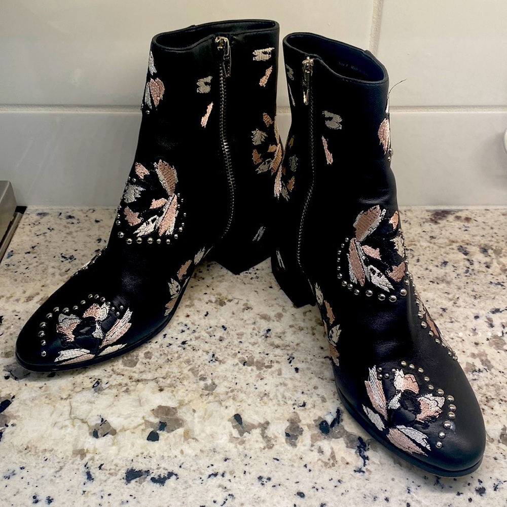 Pink, white and silver boots!  Super soft!  In great shape